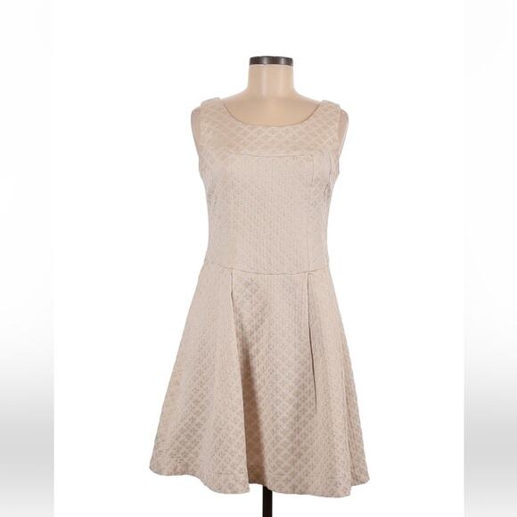 LMD sleeveless cream floral embroidered dress, size snakk - Picture 1 of 9